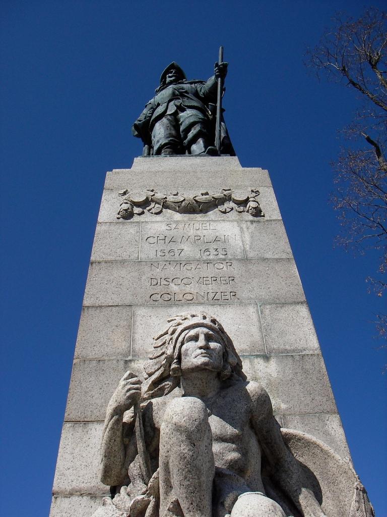 Figura 3. Monumento a Samuel de Champlain, Plattsburgh, Nueva York. Fotografía de Margaret M. Bruchac.