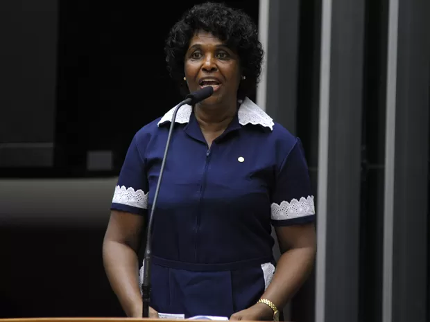A deputada Benedita da Silva (PT-RJ), no plenário da Câmara dos Deputados (Foto: Luis Macedo/Câmara).